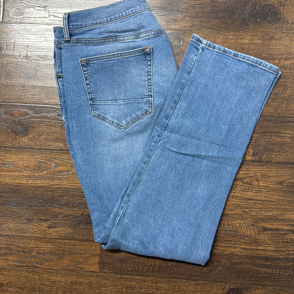 Arizona Men’s Jeans size 34x32 medium light wash - Picture 2 of 6